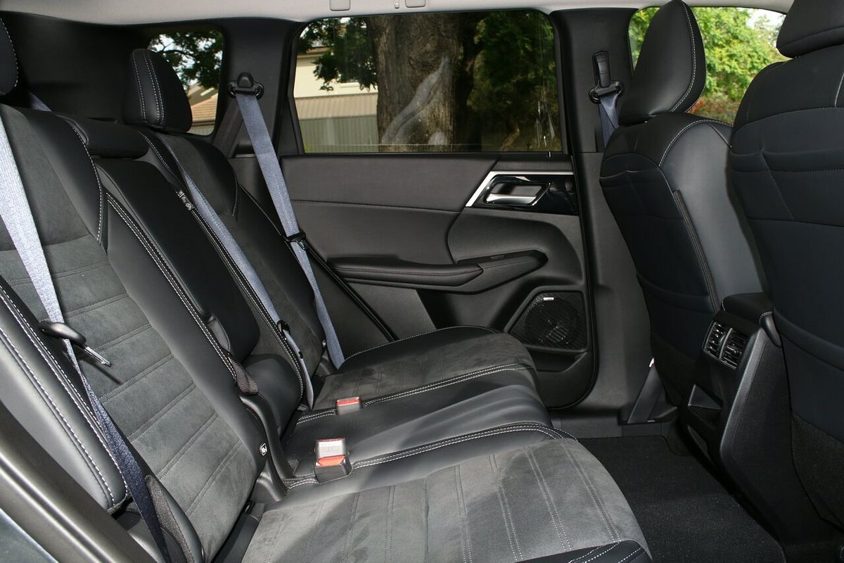 2025 Mitsubishi Outlander Aspire ZM