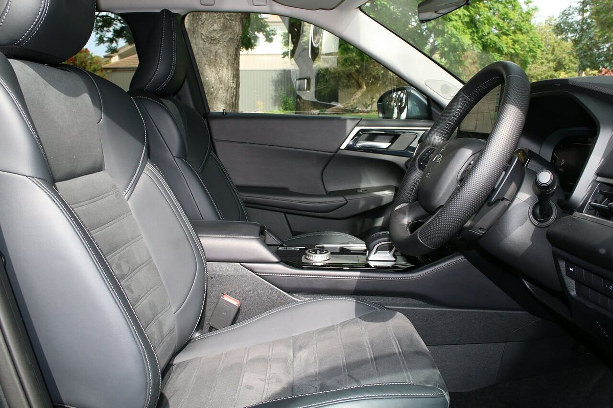 2025 Mitsubishi Outlander Aspire ZM