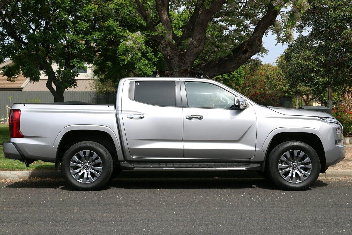 2024 Mitsubishi Triton GLS MV 4X4