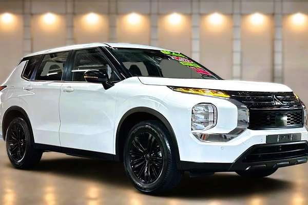 2022 Mitsubishi Outlander LS ZM