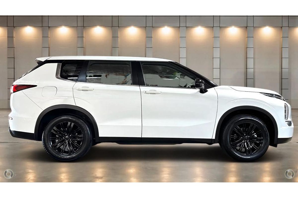 2022 Mitsubishi Outlander LS ZM