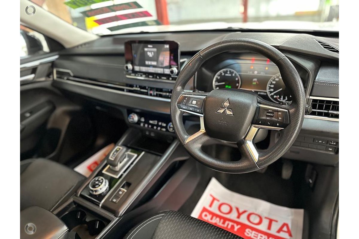 2022 Mitsubishi Outlander LS ZM