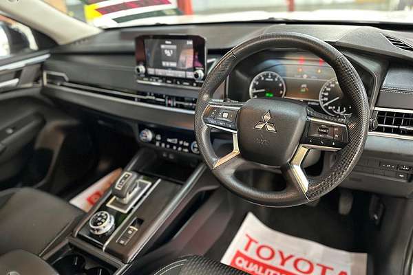 2022 Mitsubishi Outlander LS ZM