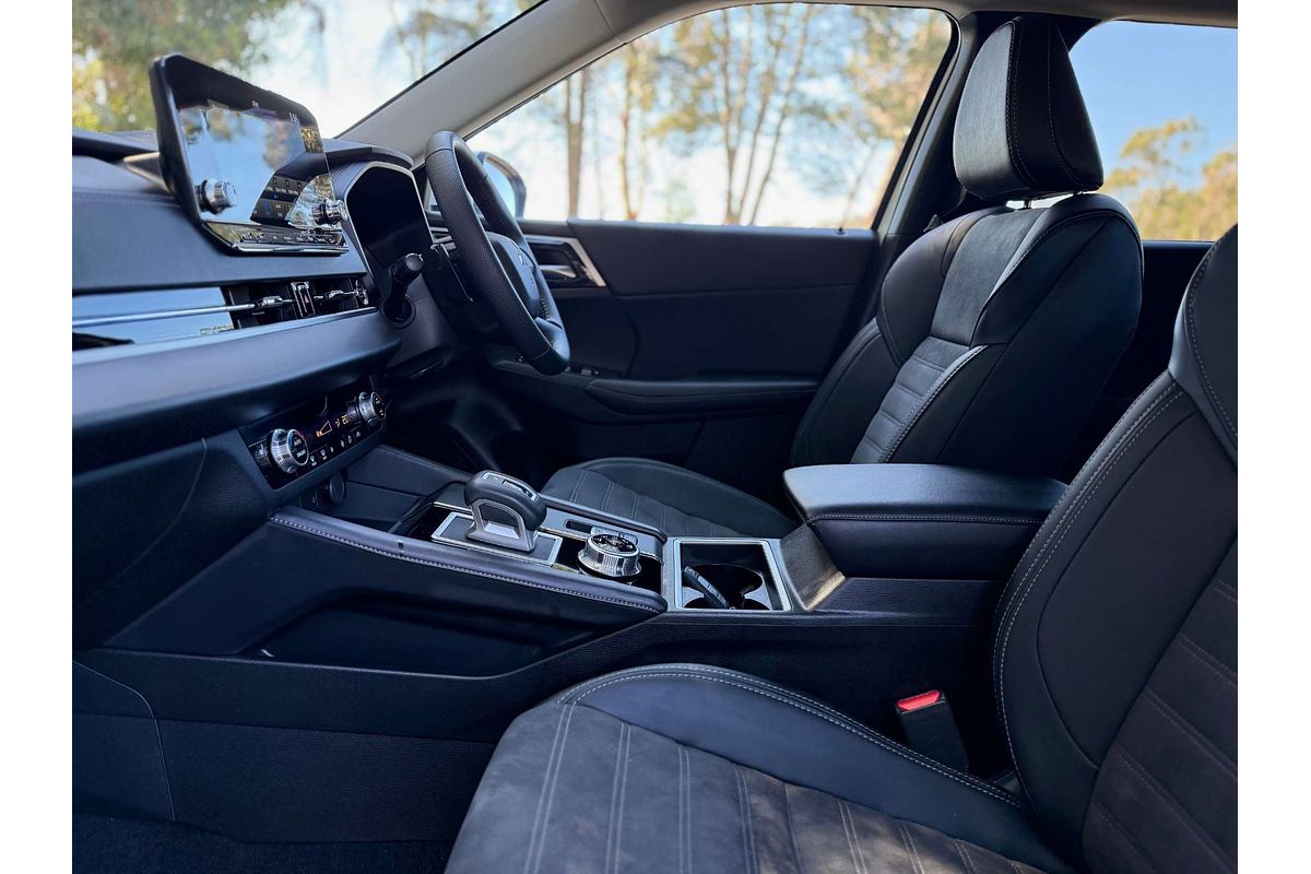 2025 Mitsubishi Outlander Aspire ZM