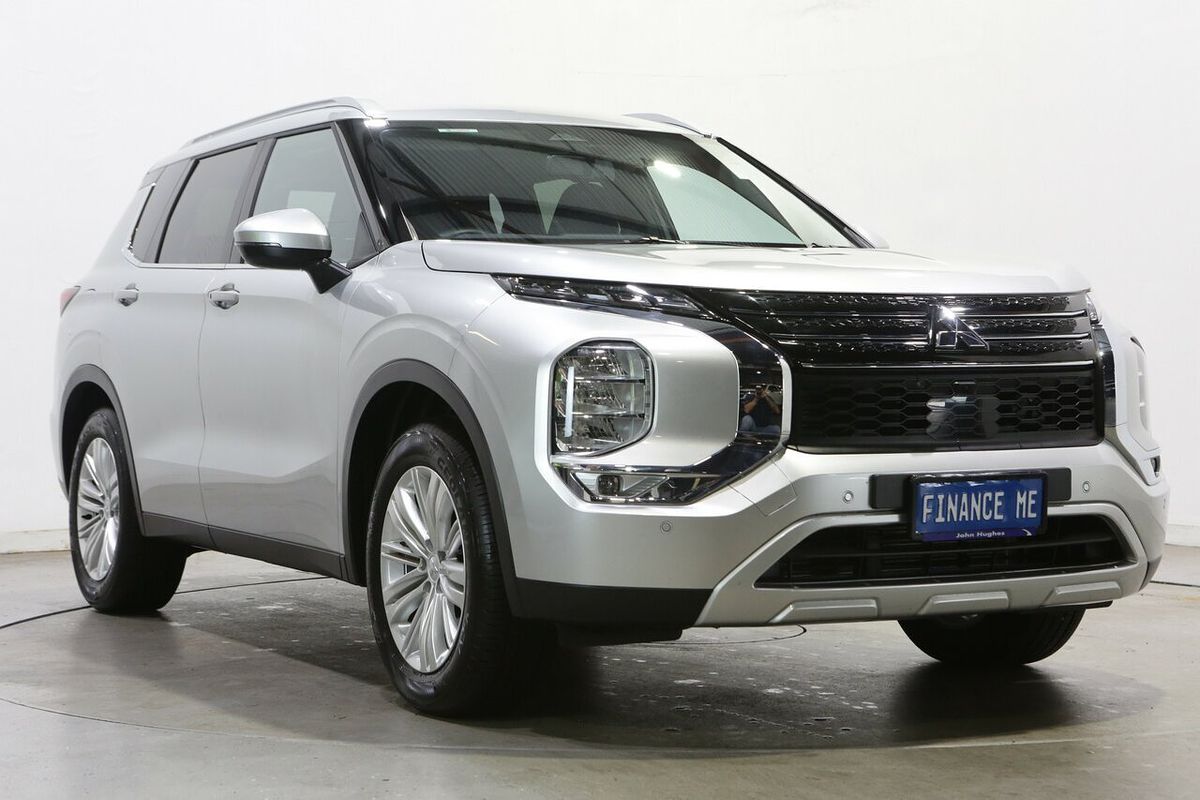 2024 Mitsubishi Outlander LS ZM