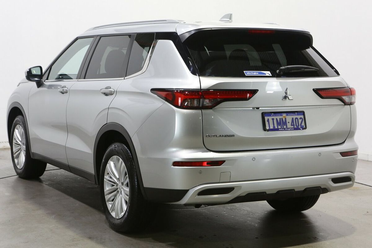 2024 Mitsubishi Outlander LS ZM