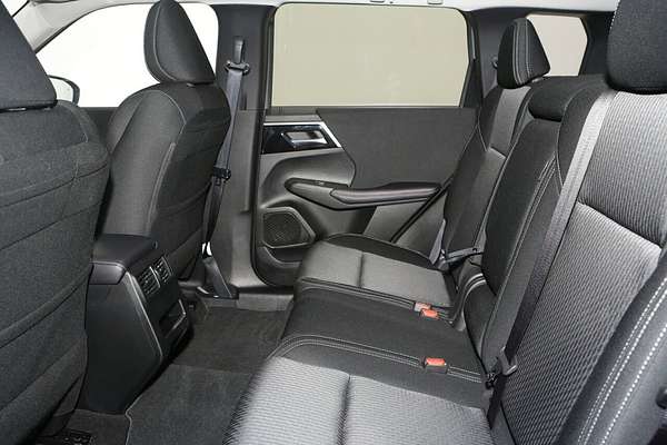 2024 Mitsubishi Outlander LS ZM