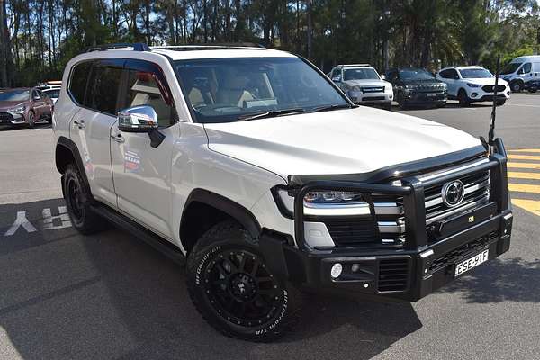 2022 Toyota Landcruiser Sahara FJA300R