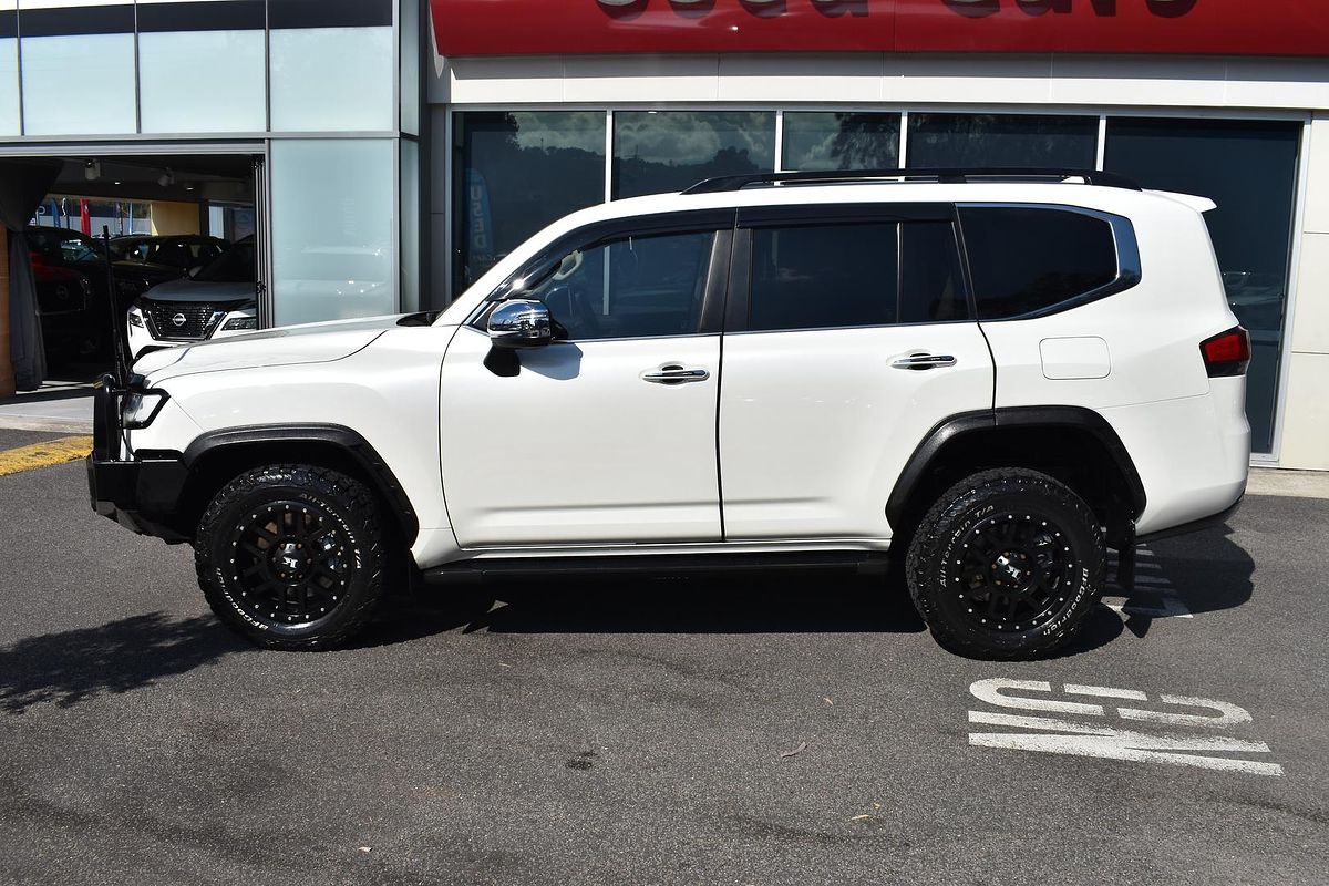 2022 Toyota Landcruiser Sahara FJA300R