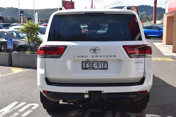 2022 Toyota Landcruiser Sahara FJA300R