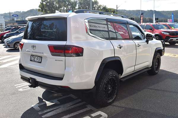 2022 Toyota Landcruiser Sahara FJA300R