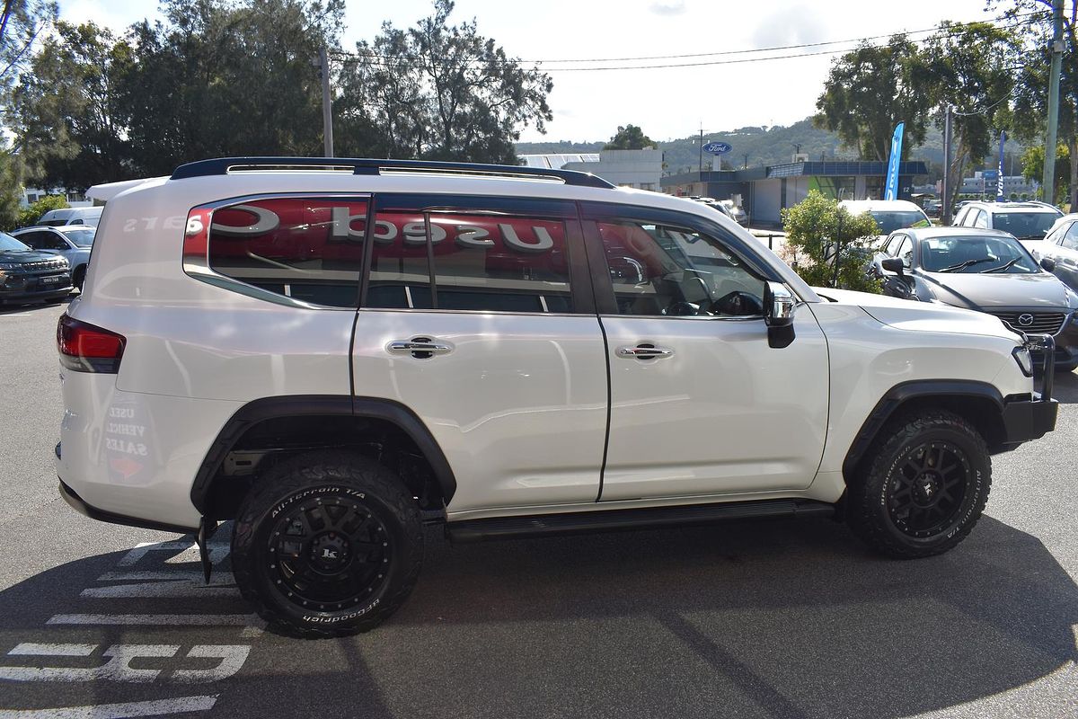 2022 Toyota Landcruiser Sahara FJA300R