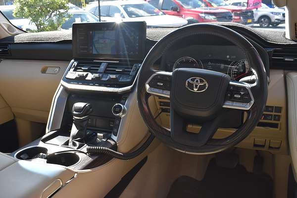 2022 Toyota Landcruiser Sahara FJA300R