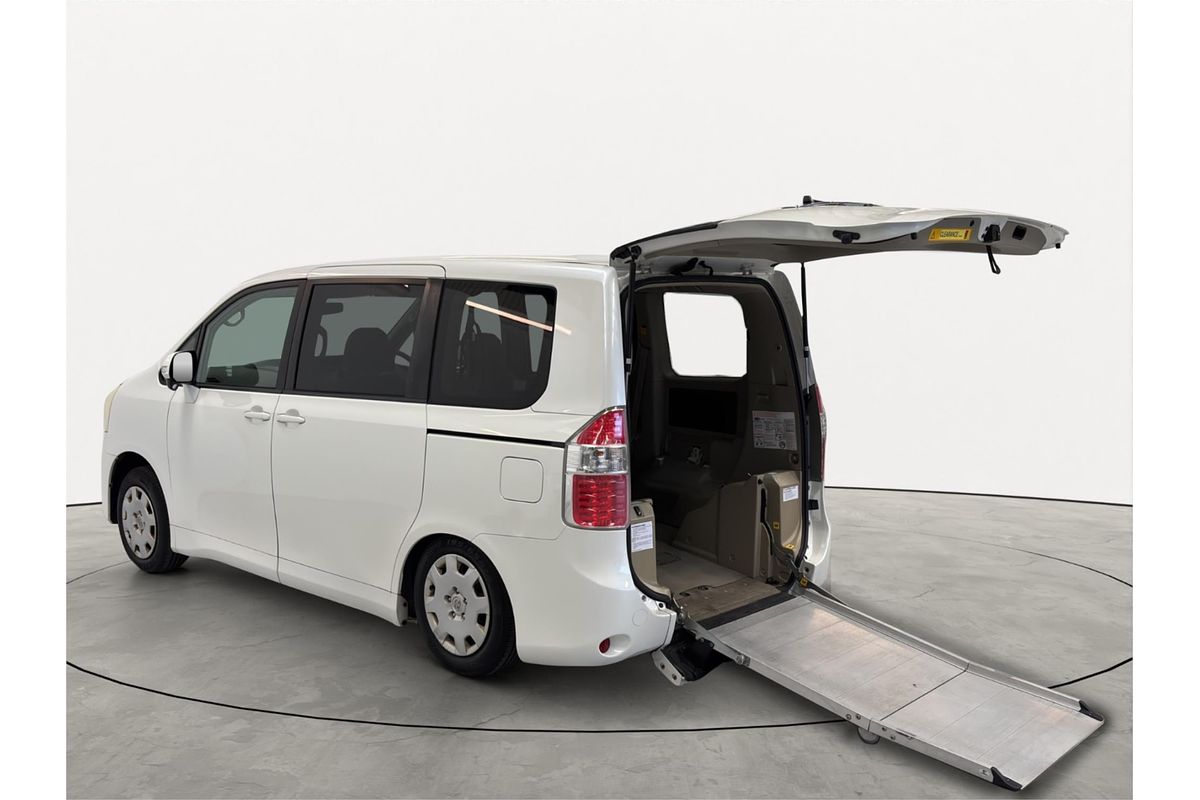 2007 Toyota Noah XL Selection Slope Welcab