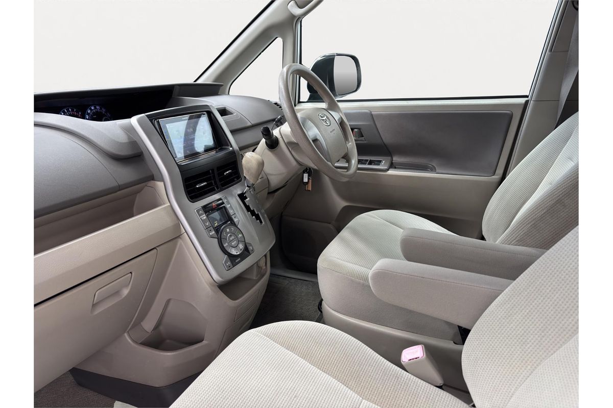 2007 Toyota Noah XL Selection Slope Welcab