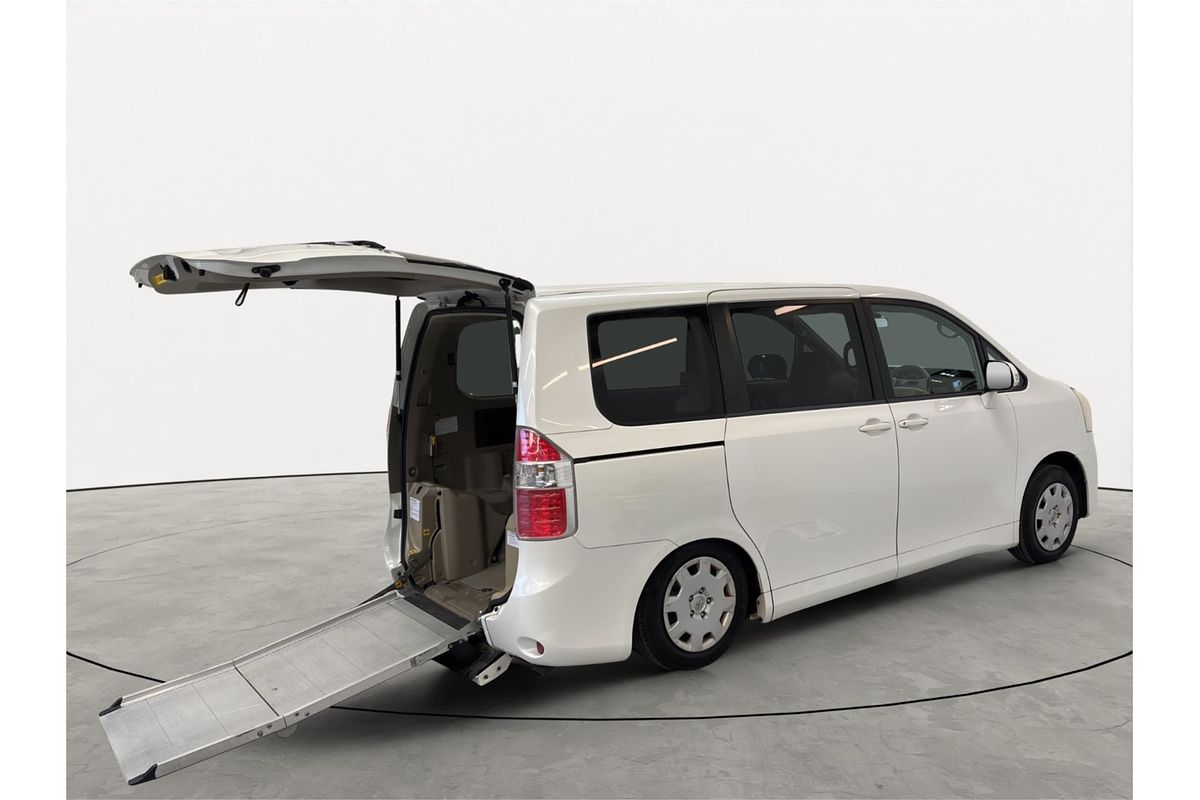 2007 Toyota Noah XL Selection Slope Welcab