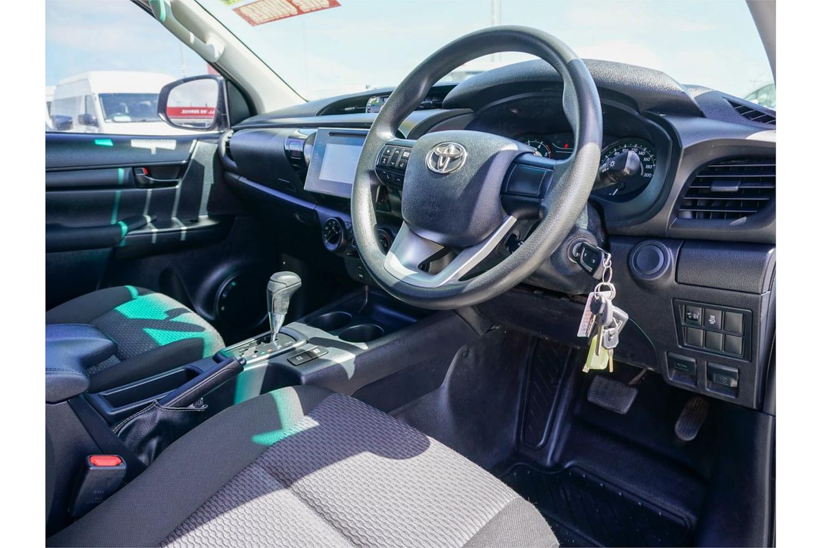 2017 Toyota Hilux Workmate GUN125R 4X4