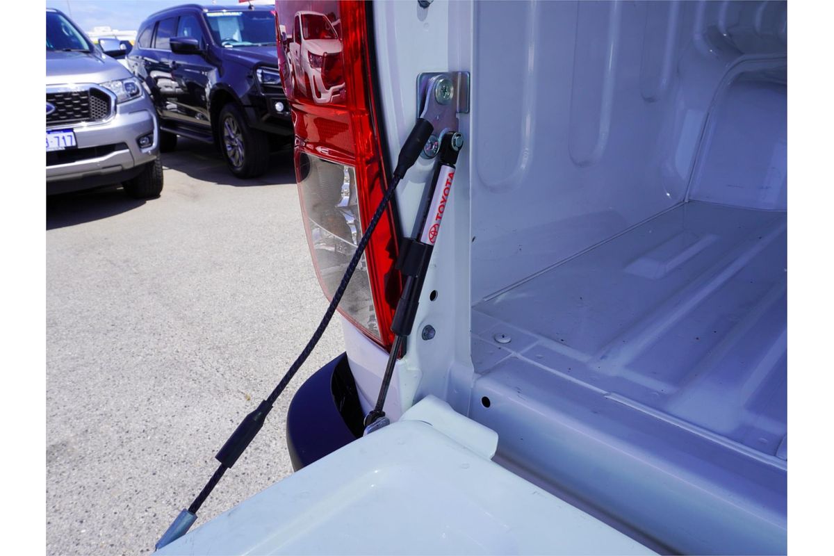 2017 Toyota Hilux Workmate GUN125R 4X4