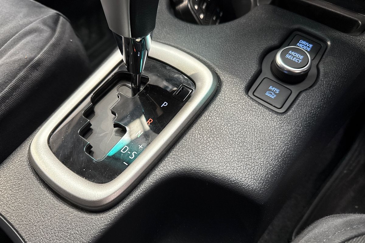 2024 Toyota Hilux SR5 48V GUN126R 4X4