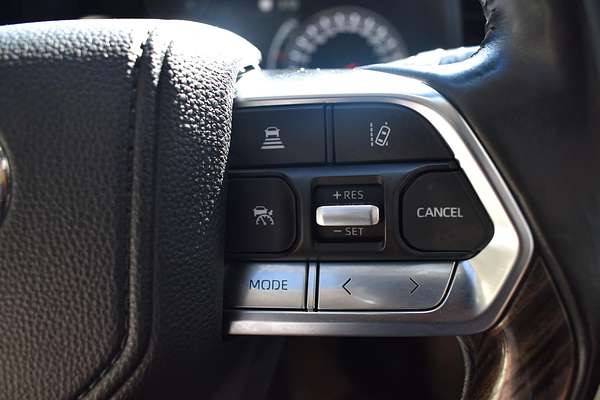 2022 Toyota Landcruiser Sahara FJA300R