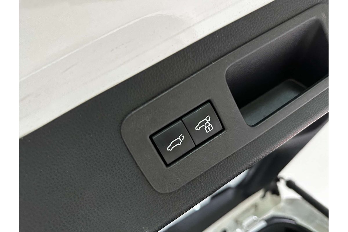 2022 Toyota Landcruiser Sahara FJA300R