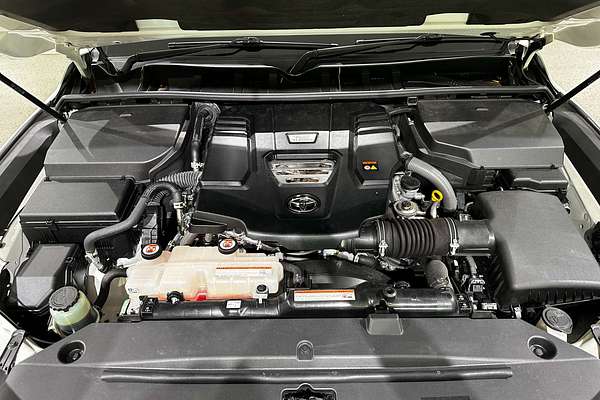 2022 Toyota Landcruiser Sahara FJA300R