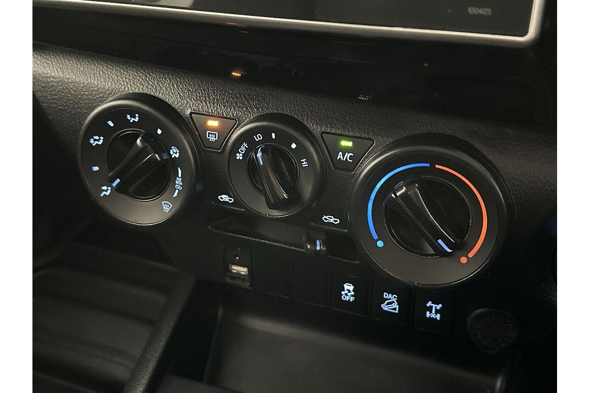 2020 Toyota Hilux SR GUN126R 4X4