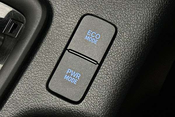 2020 Toyota Hilux SR GUN126R 4X4