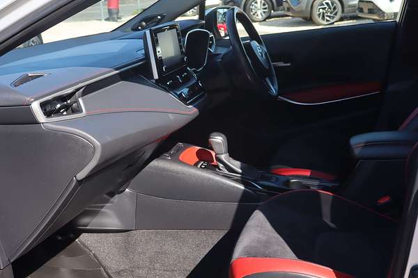 2020 Toyota Corolla ZR Hybrid ZWE211R