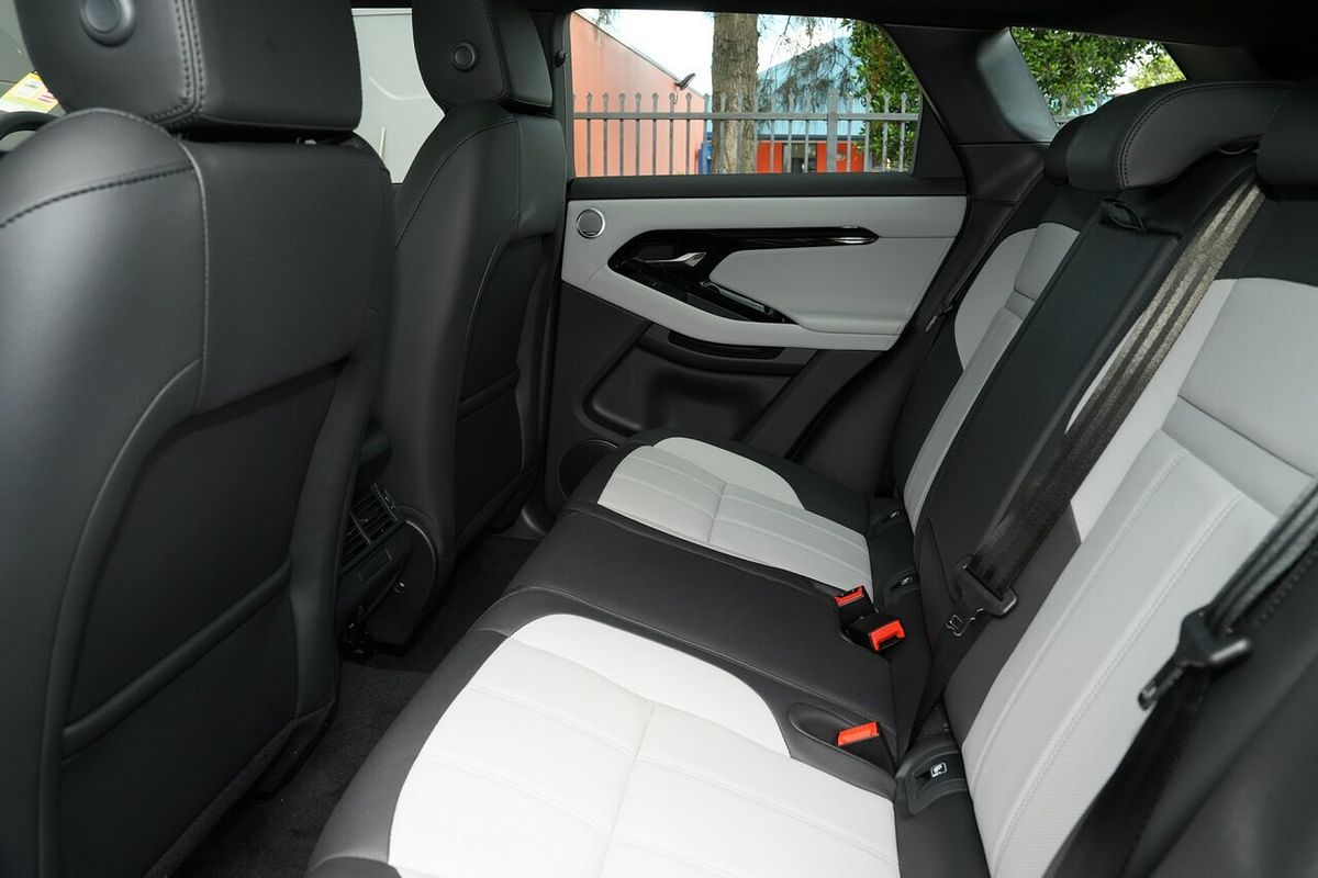 2025 Land Rover Range Rover Evoque P250 Dynamic SE L551