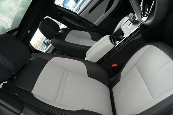 2025 Land Rover Range Rover Evoque P250 Dynamic SE L551