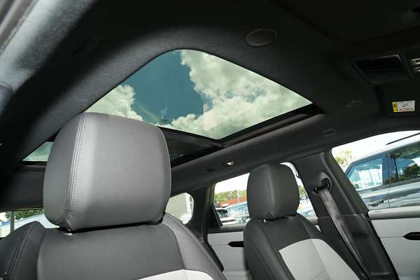 2025 Land Rover Range Rover Evoque P250 Dynamic SE L551