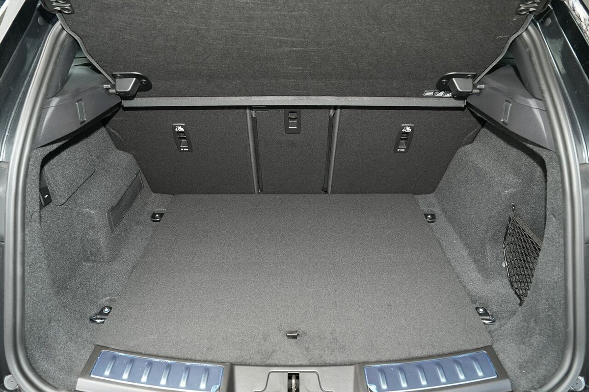 2025 Land Rover Range Rover Evoque P250 Dynamic SE L551