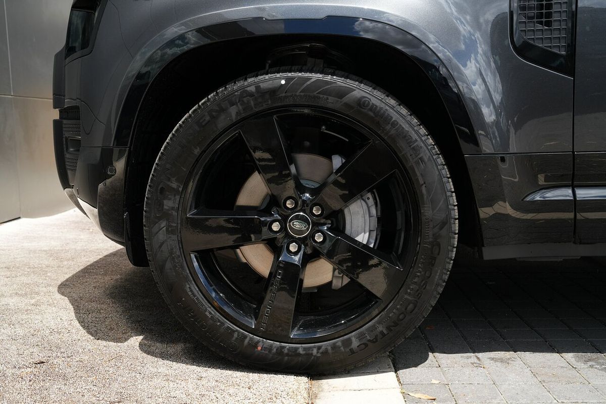 2025 Land Rover Defender 110 D350 X-Dynamic SE L663