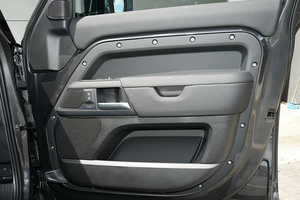 2025 Land Rover Defender 110 D350 X-Dynamic SE L663