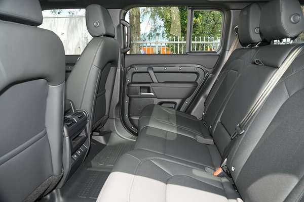 2025 Land Rover Defender 110 D350 X-Dynamic SE L663