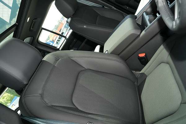 2025 Land Rover Defender 110 D350 X-Dynamic SE L663