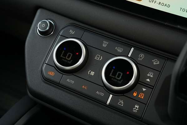 2025 Land Rover Defender 110 D350 X-Dynamic SE L663