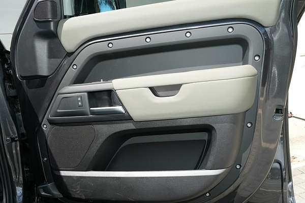 2025 Land Rover Defender 110 P400 S L663