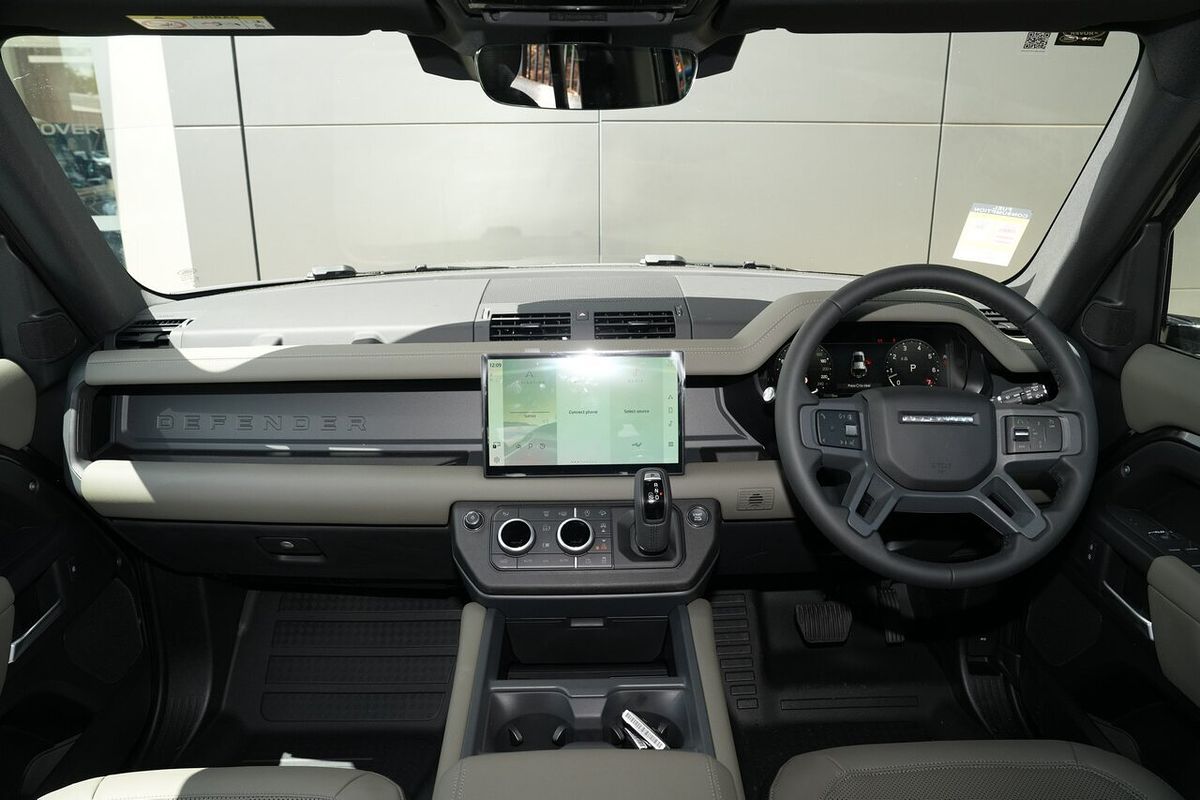2025 Land Rover Defender 110 P400 S L663