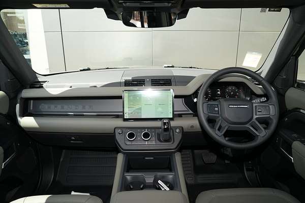 2025 Land Rover Defender 110 P400 S L663