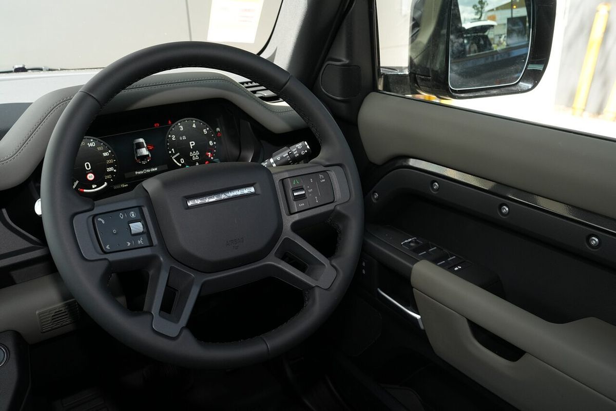 2025 Land Rover Defender 110 P400 S L663