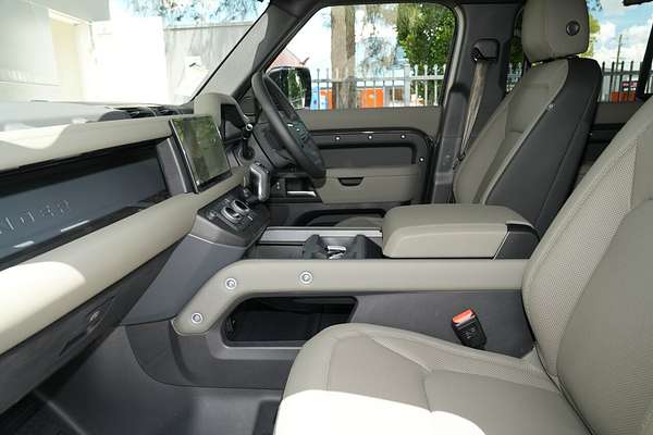 2025 Land Rover Defender 110 P400 S L663