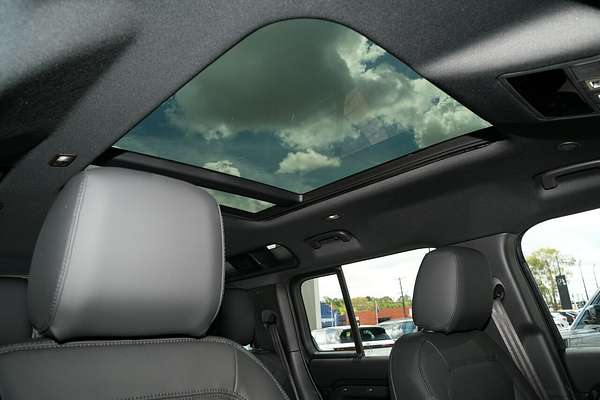 2025 Land Rover Defender 110 P400 S L663