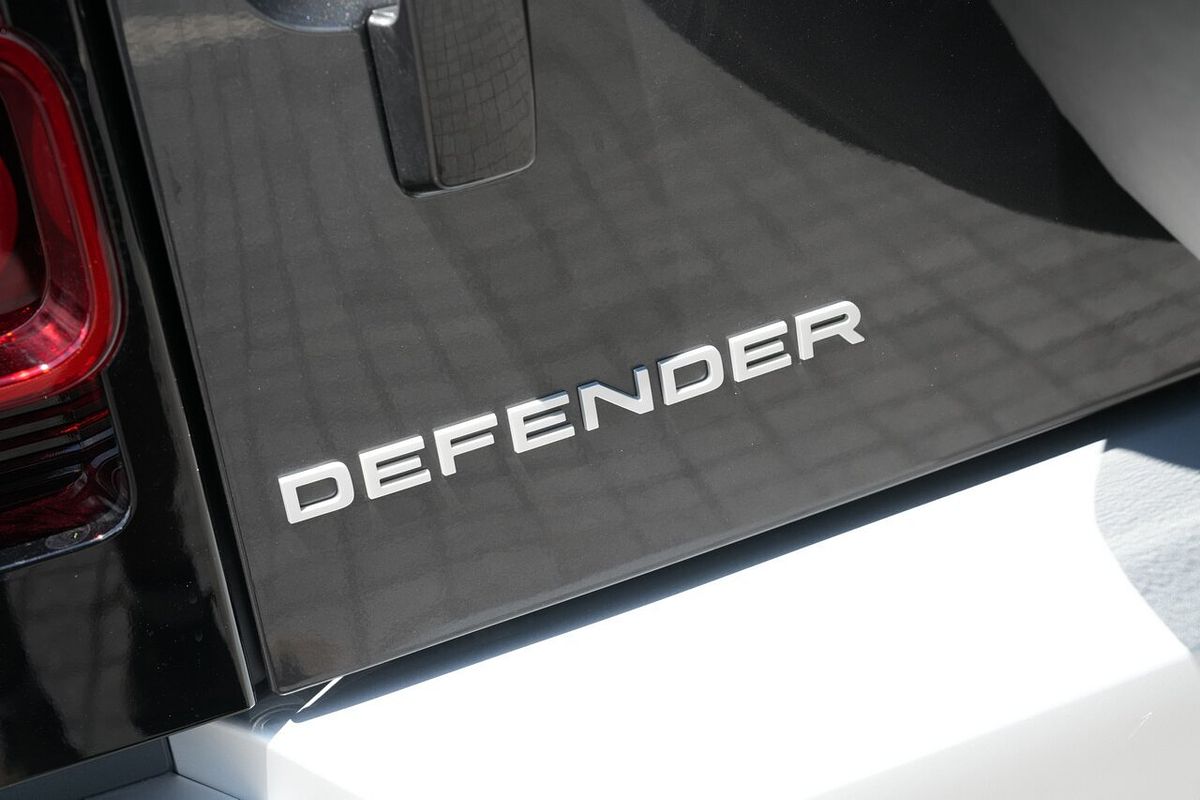 2025 Land Rover Defender 110 P400 S L663