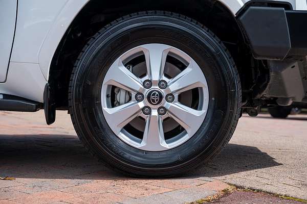 2023 Toyota Landcruiser GXL FJA300R