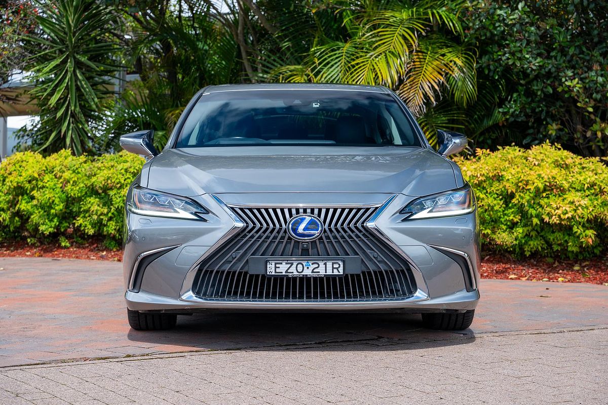 2019 Lexus ES ES300h Sports Luxury AXZH10R