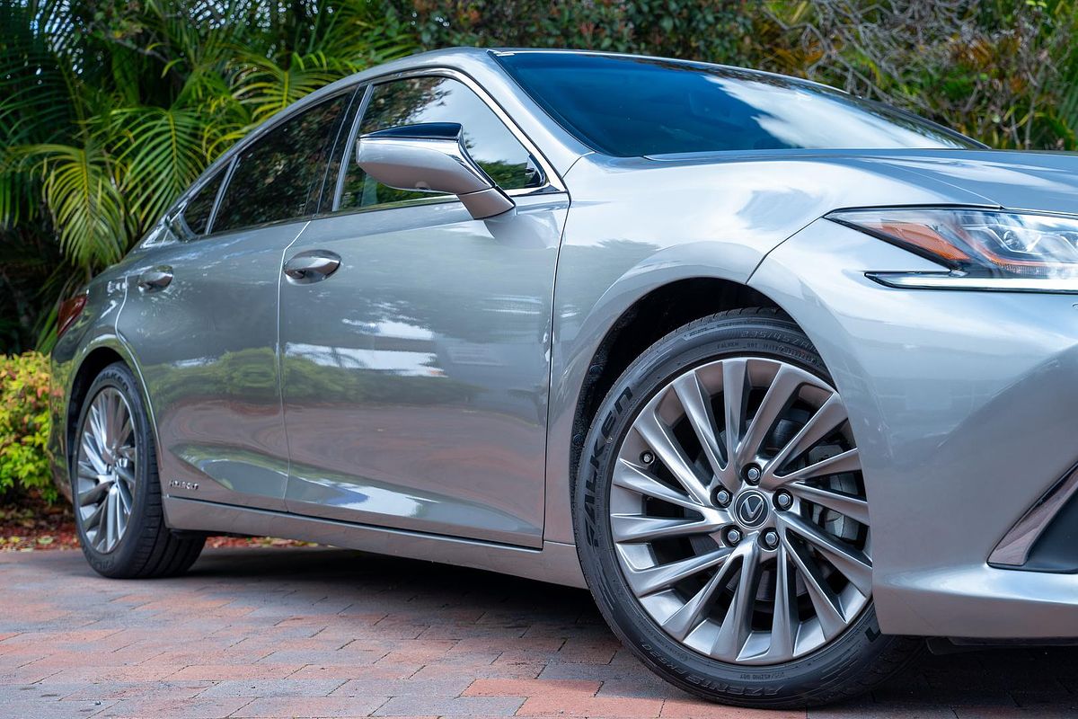 2019 Lexus ES ES300h Sports Luxury AXZH10R