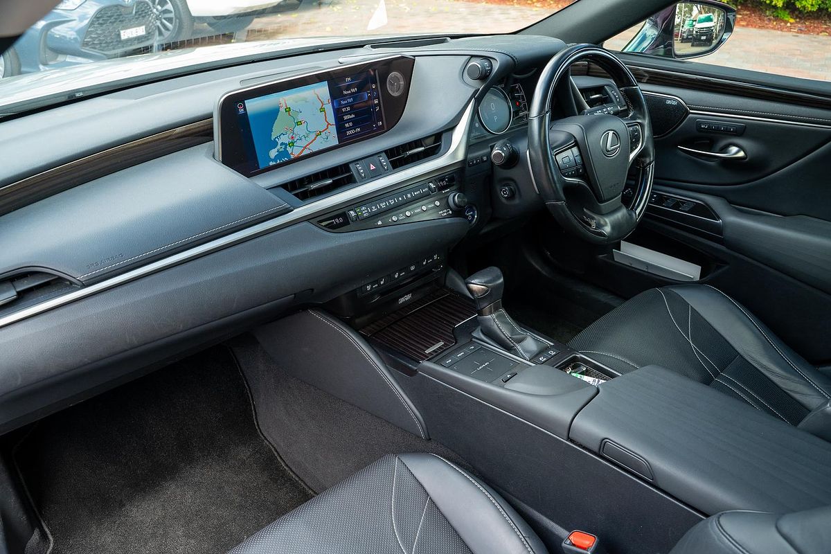 2019 Lexus ES ES300h Sports Luxury AXZH10R