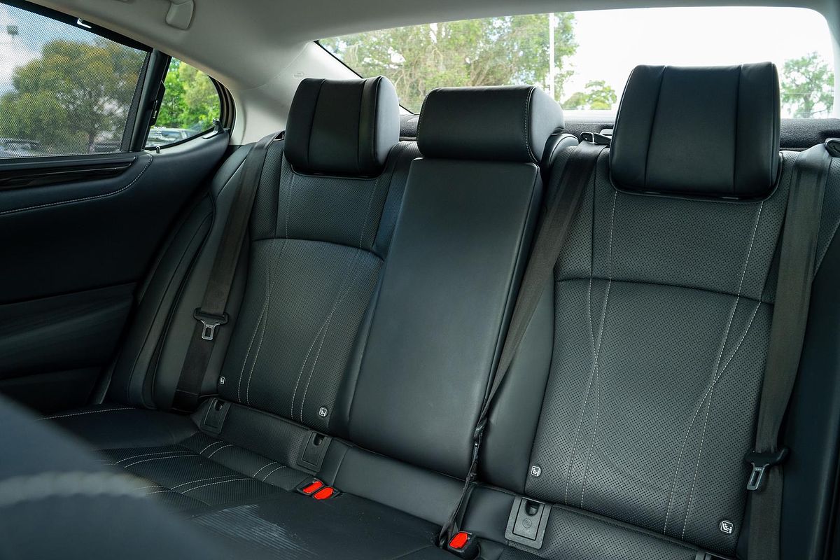 2019 Lexus ES ES300h Sports Luxury AXZH10R